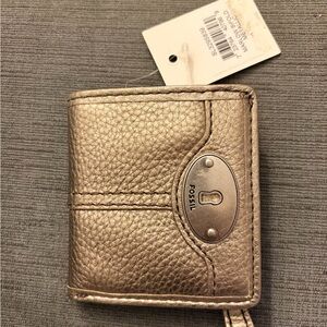 NWT - Fossil brand, Metallic Gold Textured Wallet